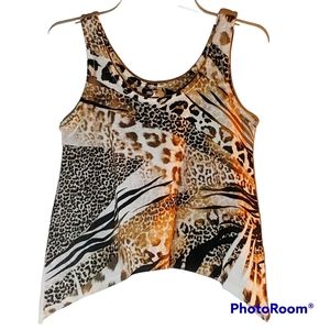 SI Style small shark tooth pullover top. 329